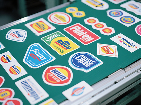 What kind of laser controller can be used for self-adhesive laser die cutting